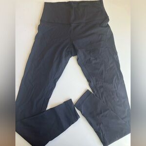 Lululemon wunder under black legging size 8 28” inseam